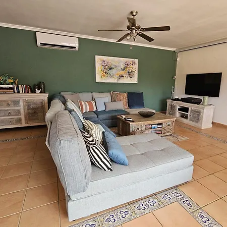 Villa Luxury - Pool, Hot Tub, Aircon, Tvs, Cinema, Office, Gbit Internet, Sports Equipment Calp