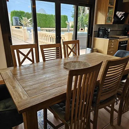 Luxury - Pool, Hot Tub, Aircon, Tvs, Cinema, Office, Gbit Internet, Sports Equipment * Calp