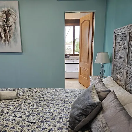 Luxury - Pool, Hot Tub, Aircon, Tvs, Cinema, Office, Gbit Internet, Sports Equipment Calp